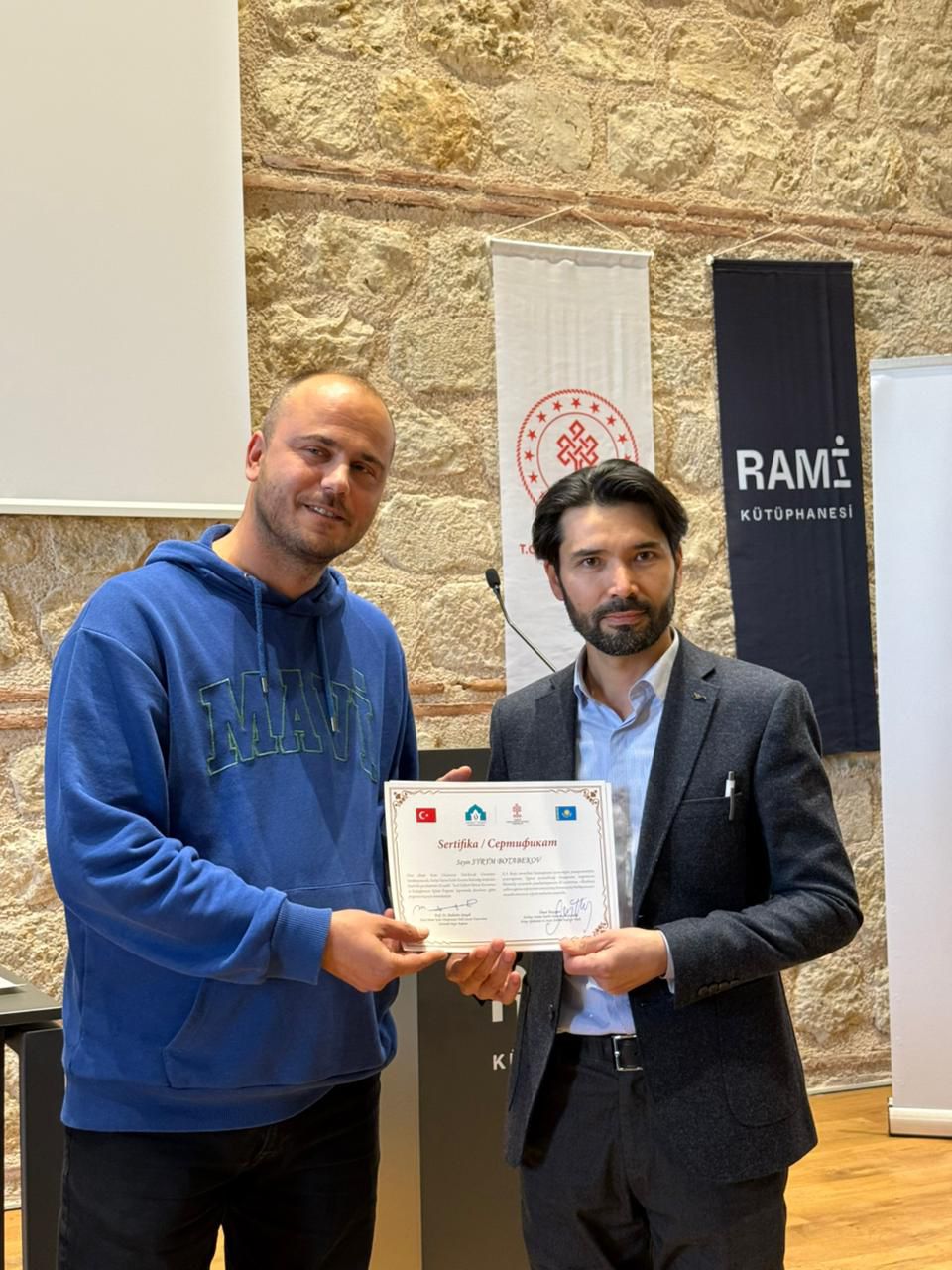 В рамках Меморандума о взаимопонимании и сотрудничестве между РГУ «Национальный центр рукописей и редких книг» и РГКП «Ғылым ордасы», а также в рамках проекта «Рукописное наследие Казахстана: реестрирование, реставрация, научное каталогирование, цифровизация и комплексное кодикологическое исследование», была проведена совместная стажировка по повышению квалификации кадров.