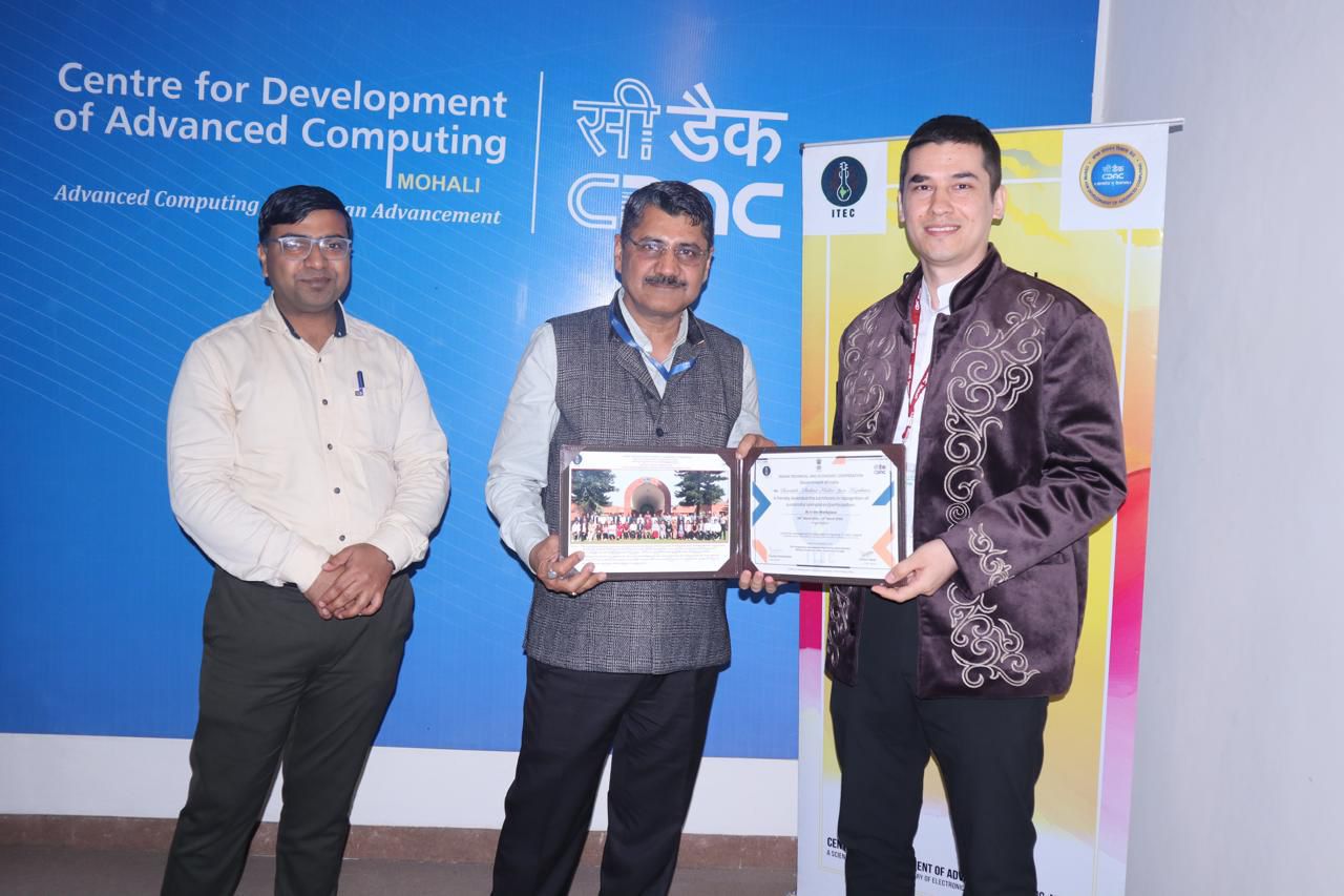 Қолжазбалар және сирек кітаптар ұлттық орталығының инженер-бағдарламашысы С. Халилов 2026 жылғы 5–18 наурыз аралығында Қазақстандағы Үндістан Елшілігінің қолдауымен өткен Үндістанның Техникалық және Экономикалық Ынтымақтастық Бағдарламасы (ITEC) аясындағы “AI in the Workplace (LBY, GNQ, TJK)” атты халықаралық оқу бағдарламасына қатысып, кәсіби біліктілігін арттырды.