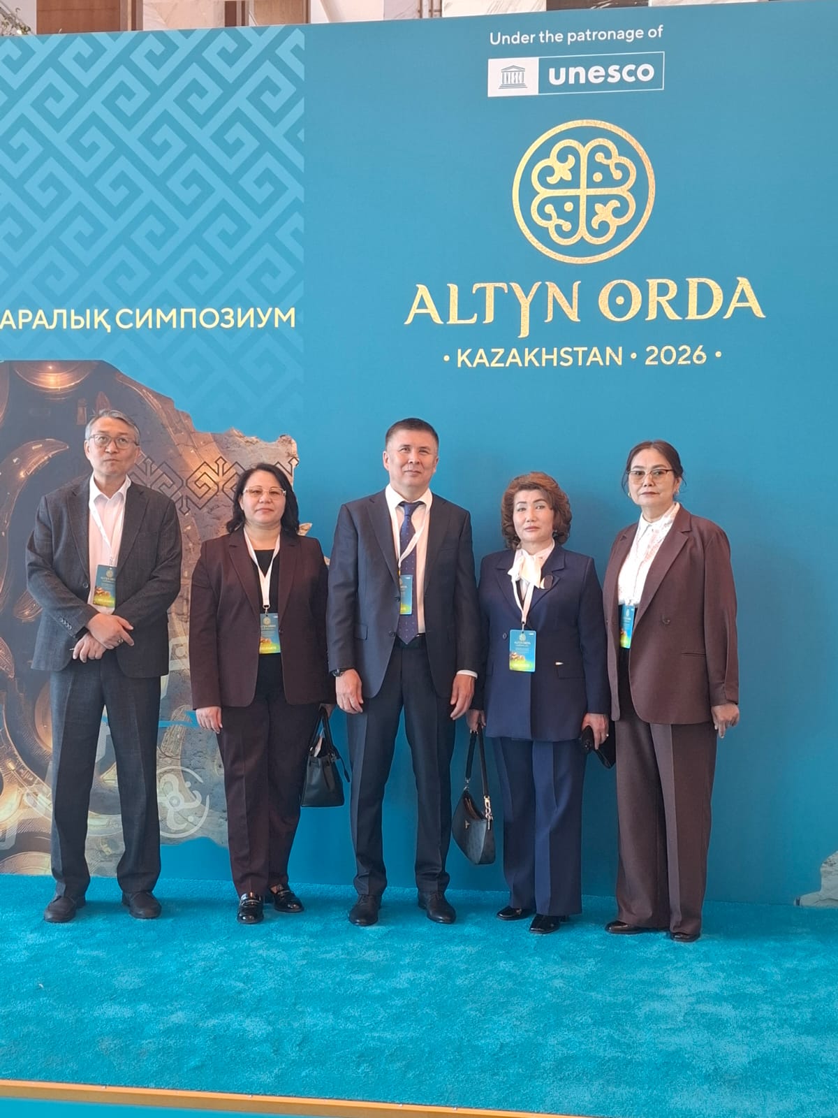 Астанада Тәуелсіздік сарайында өткен «Алтын Орда — дала өркениетінің үлгісі: тарих, археология, мәдениет, бірегейлік» атты халықаралық симпозиумына Қолжазбалар және сирек кітаптар ұлттық орталығының қызметкерлері де қатысты